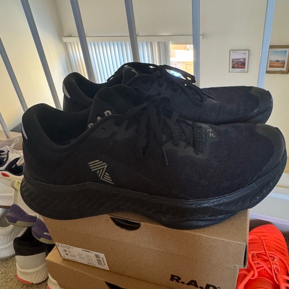 R.A.D R-1 TRIPLE BLACK - Picture 5 of 9